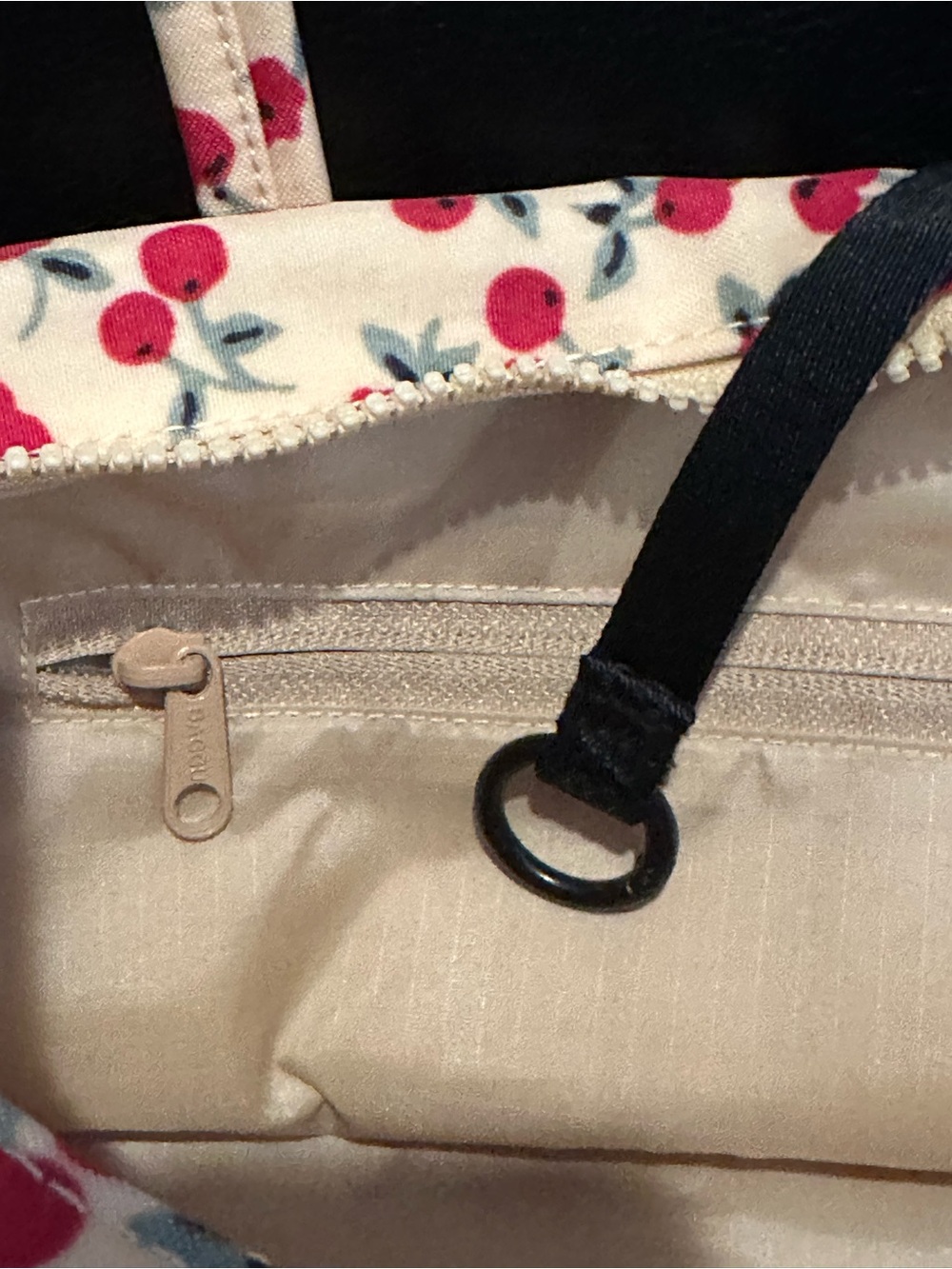 New! BAGGU nylon bowler bag in “cherry land” NWT, flawless - Picture 7 of 16